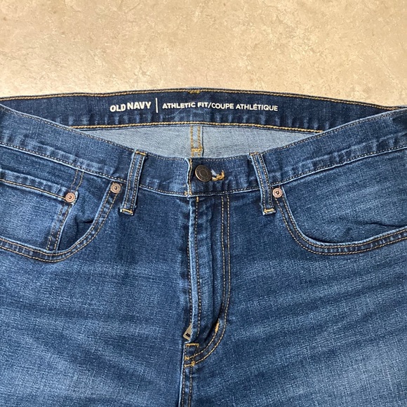 Men’s Old Navy Athletic Fit Stretch Jeans.           Size 32 X 32 - Picture 1 of 3